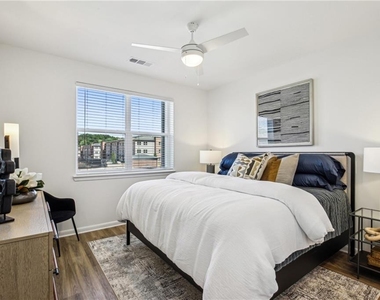 1296 Moreland Avenue Se - Photo Thumbnail 3