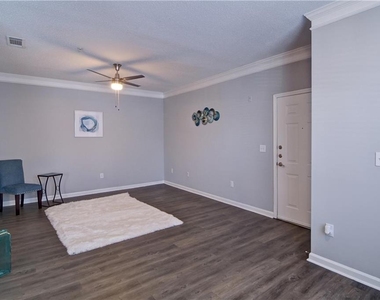 1100 Park Creek Court - Photo Thumbnail 13