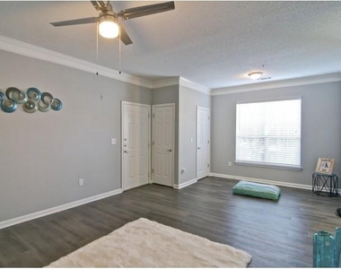 1100 Park Creek Court - Photo Thumbnail 11