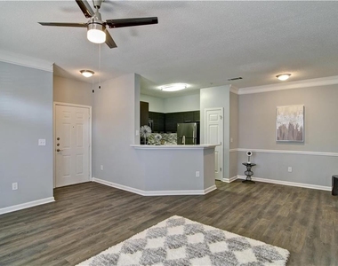 1100 Park Creek Court - Photo Thumbnail 9