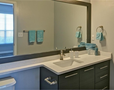 1100 Park Creek Court - Photo Thumbnail 23