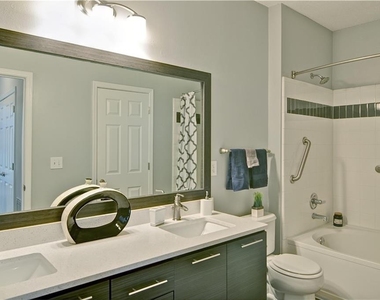 1100 Park Creek Court - Photo Thumbnail 20