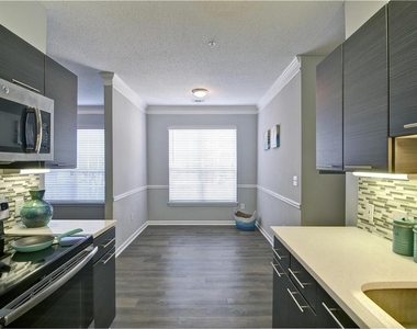 1100 Park Creek Court - Photo Thumbnail 6