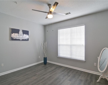 1100 Park Creek Court - Photo Thumbnail 19