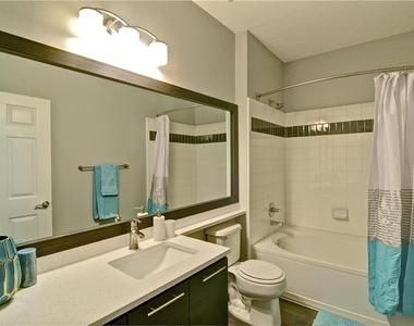 1100 Park Creek Court - Photo Thumbnail 21