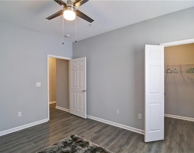 1100 Park Creek Court - Photo Thumbnail 14