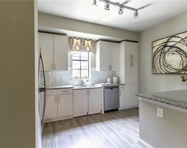 4011 Roswell Road - Photo Thumbnail 2