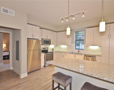 4011 Roswell Road - Photo Thumbnail 7