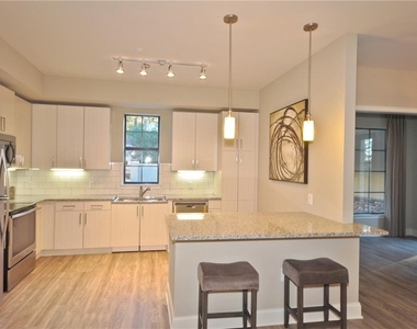 4011 Roswell Road - Photo Thumbnail 6