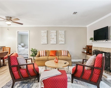 1802 Cumberland Valley Place Se - Photo Thumbnail 3