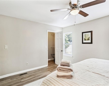 1802 Cumberland Valley Place Se - Photo Thumbnail 20