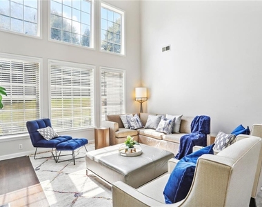 5161 Madison Green Drive Sw - Photo Thumbnail 8