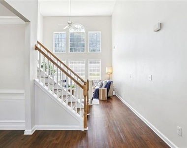 5161 Madison Green Drive Sw - Photo Thumbnail 2