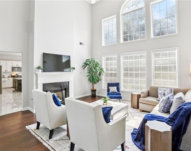 5161 Madison Green Drive Sw - Photo Thumbnail 7