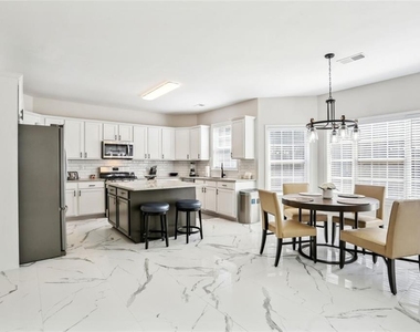 5161 Madison Green Drive Sw - Photo Thumbnail 12