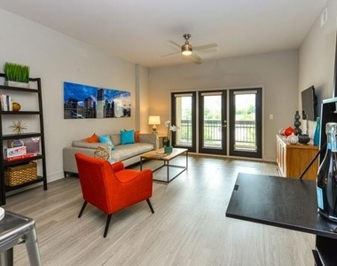 530 Piedmont Avenue - Photo Thumbnail 6