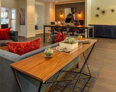 530 Piedmont Avenue - Photo Thumbnail 12