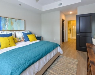 530 Piedmont Avenue - Photo Thumbnail 8