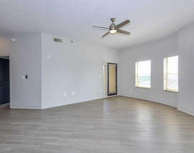 530 Piedmont Avenue - Photo Thumbnail 7