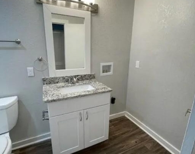 1805 Roswell Road - Photo Thumbnail 9