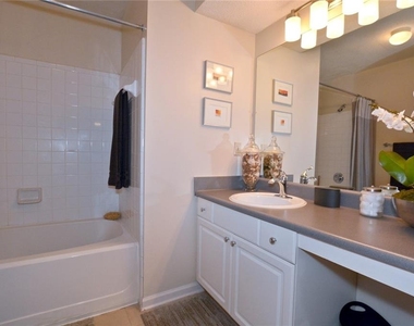 771 Lindbergh Drive - Photo Thumbnail 12