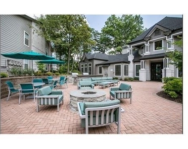 100 Dunwoody Gables Drive - Photo Thumbnail 17
