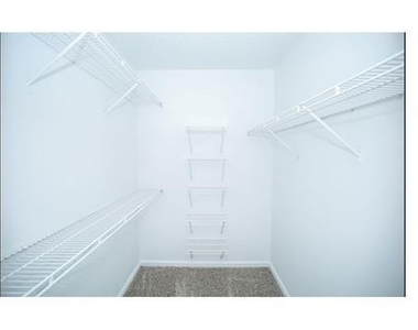 100 Dunwoody Gables Drive - Photo Thumbnail 7