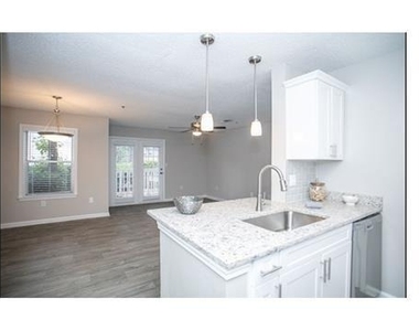 100 Dunwoody Gables Drive - Photo Thumbnail 2