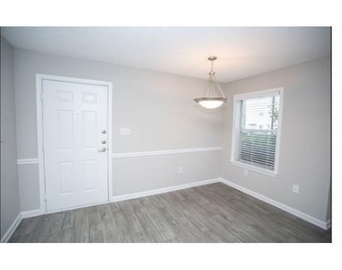 100 Dunwoody Gables Drive - Photo Thumbnail 4