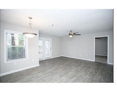 100 Dunwoody Gables Drive - Photo Thumbnail 5