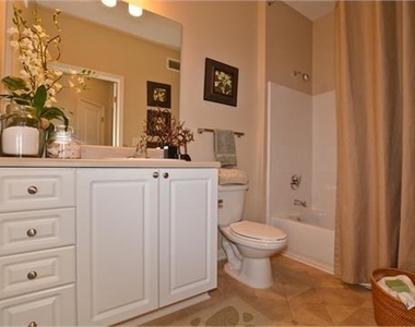 1600 Overlook Park Lane - Photo Thumbnail 16