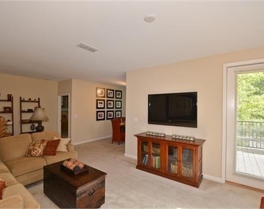 1600 Overlook Park Lane - Photo Thumbnail 6