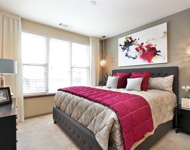 2400 Parkland Drive Ne - Photo Thumbnail 3
