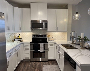 92 W Paces Ferry Road Nw - Photo Thumbnail 7
