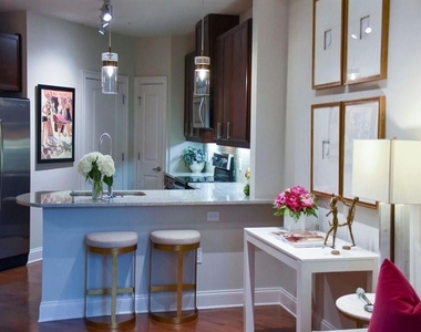 92 W Paces Ferry Road Nw - Photo Thumbnail 2