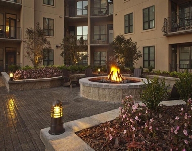 92 W Paces Ferry Road Nw - Photo Thumbnail 47