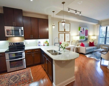 92 W Paces Ferry Road Nw - Photo Thumbnail 1