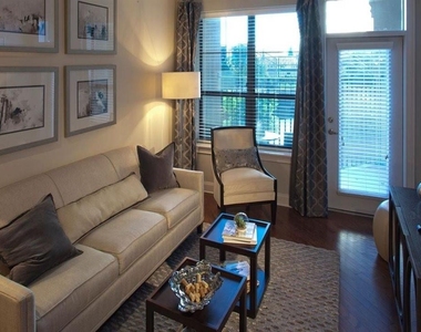 92 W Paces Ferry Road Nw - Photo Thumbnail 19
