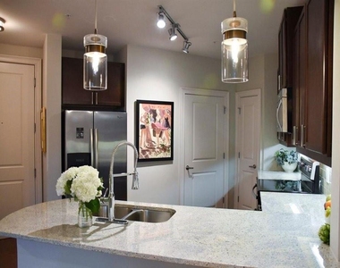 92 W Paces Ferry Road Nw - Photo Thumbnail 9