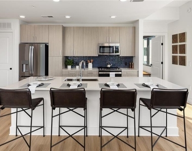 200 Nerem Street Nw - Photo Thumbnail 5