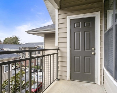 2000 Monroe Place Ne - Photo Thumbnail 7
