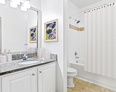 2000 Monroe Place Ne - Photo Thumbnail 6