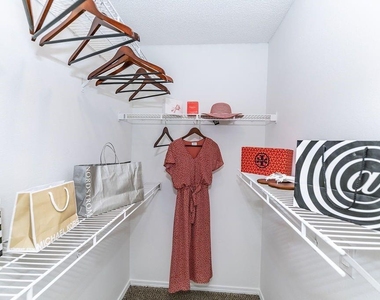 1401 W Paces Ferry Road Nw - Photo Thumbnail 12