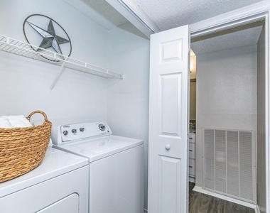 1401 W Paces Ferry Road Nw - Photo Thumbnail 13