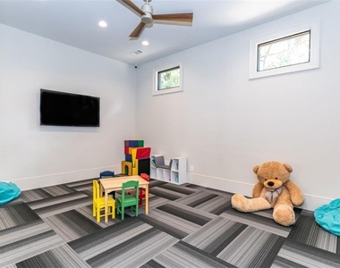 1401 W Paces Ferry Road Nw - Photo Thumbnail 10
