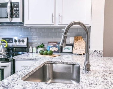 1401 W Paces Ferry Road Nw - Photo Thumbnail 2