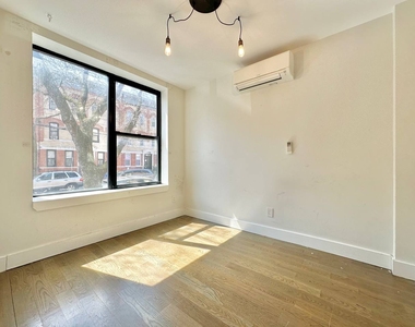 961 Seneca Avenue - Photo Thumbnail 4