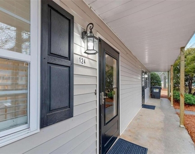 124 Bentley Parkway - Photo Thumbnail 18