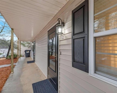122 Bentley Parkway - Photo Thumbnail 19