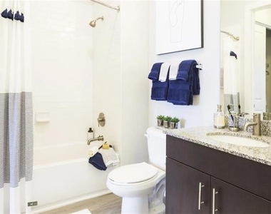6050 Roswell Road Ne - Photo Thumbnail 4